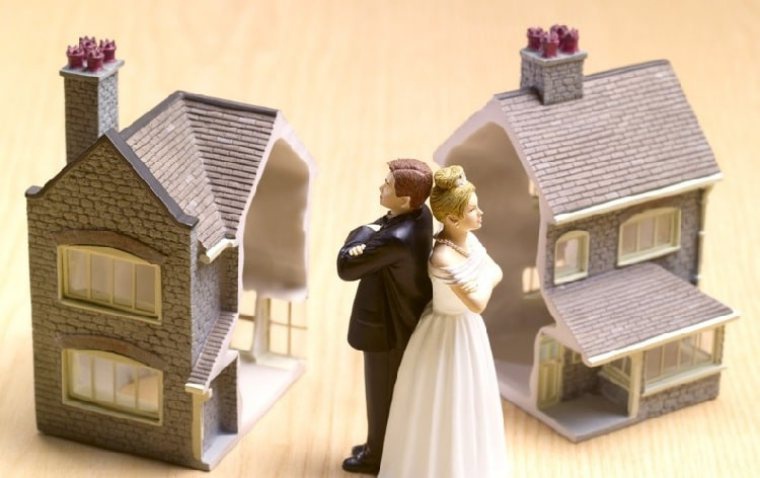Phân chia tài sản là sổ tiết kiệm khi ly hôn?