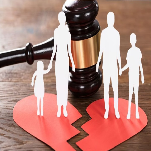 Ly hôn là gì? Những điều cần biết về pháp luật khi ly hôn?